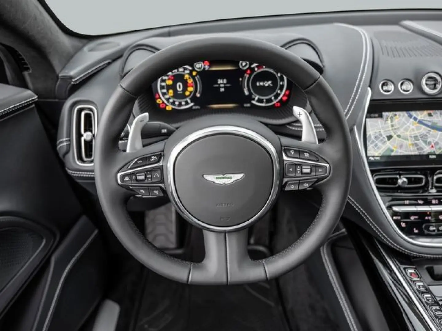 ASTON MARTIN DBX Jet Black Onyx Black