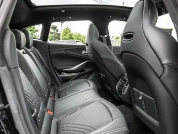 ASTON MARTIN DBX Jet Black Onyx Black