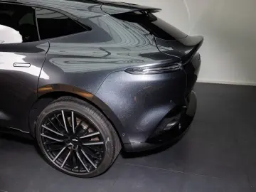 ASTON MARTIN DBX - Xenon Grey