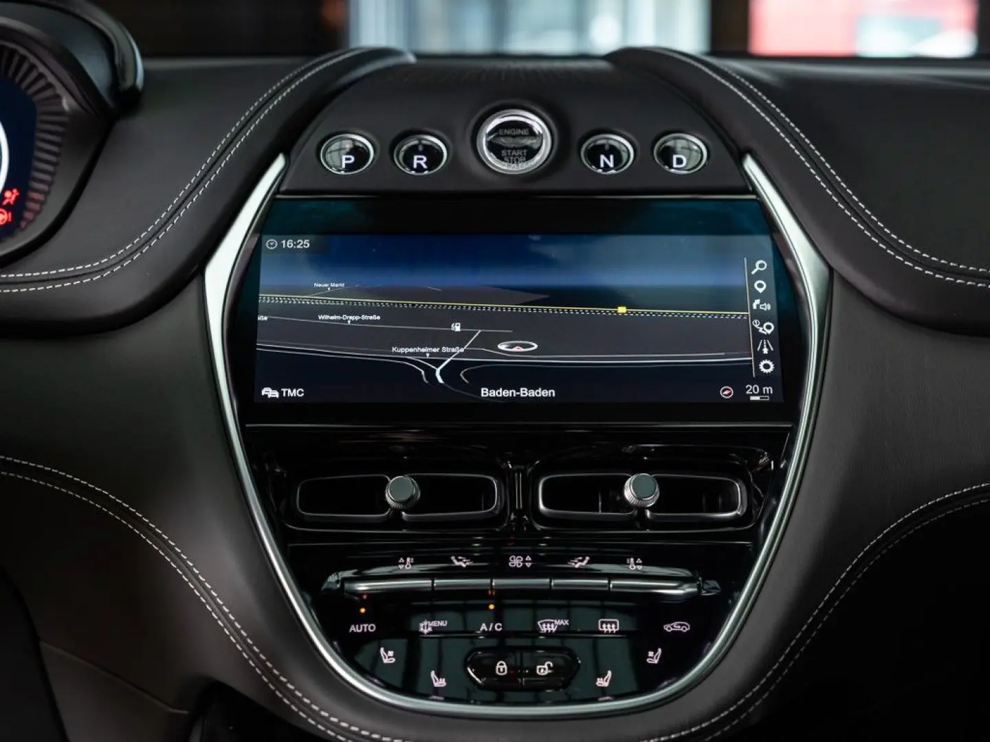 ASTON MARTIN DBX - Xenon Grey