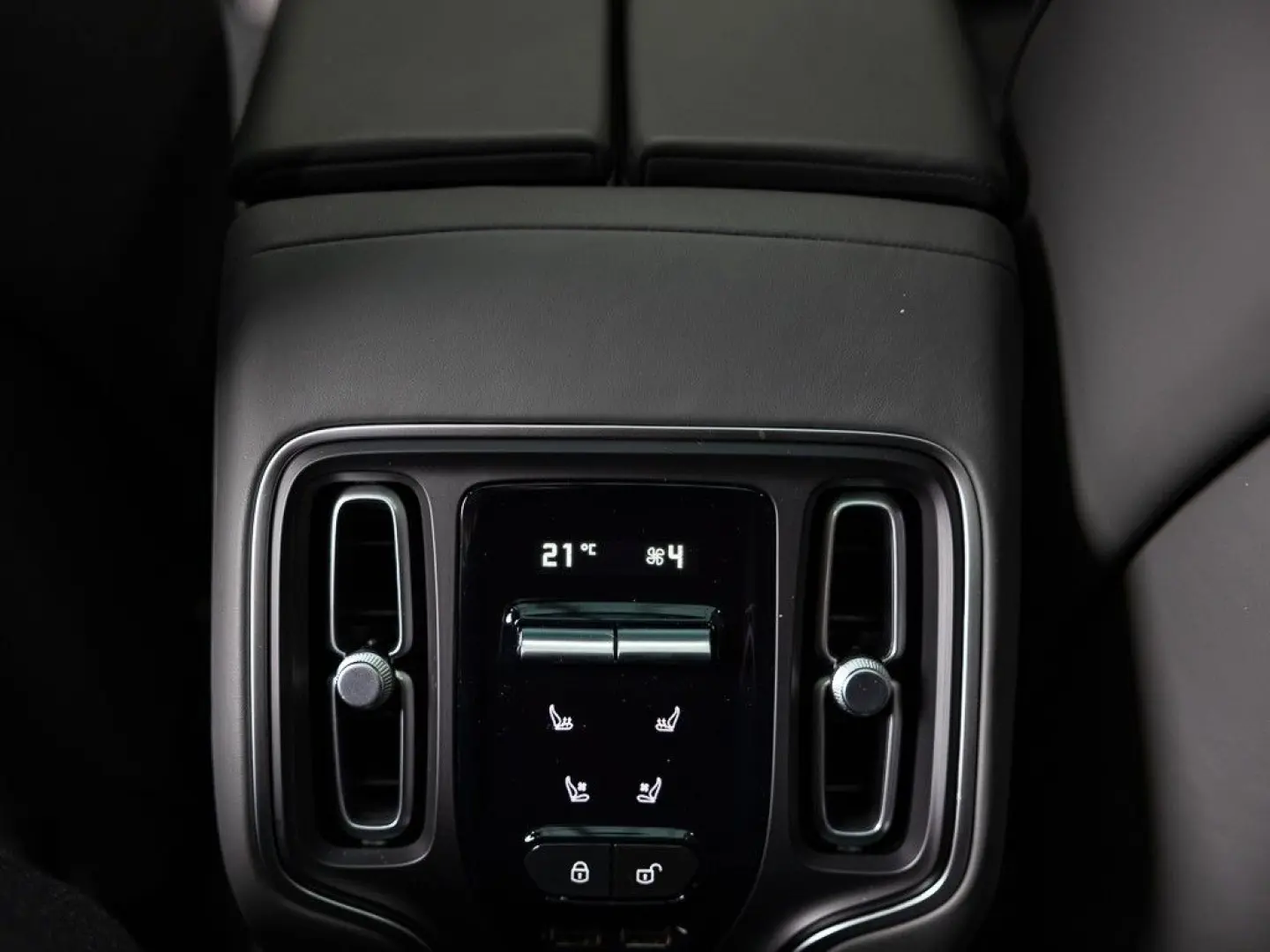 ASTON MARTIN DBX - Xenon Grey