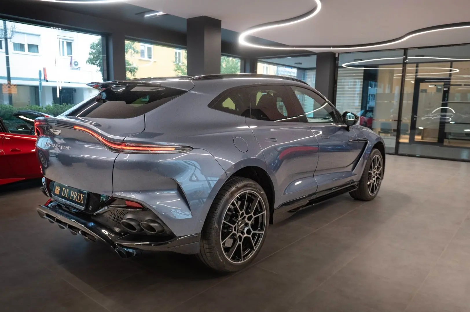 ASTON MARTIN DBX 4.0 V8
