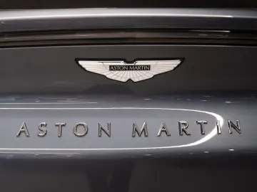 ASTON MARTIN DBX 4.0 V8