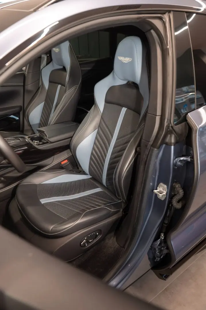 ASTON MARTIN DBX 4.0 V8