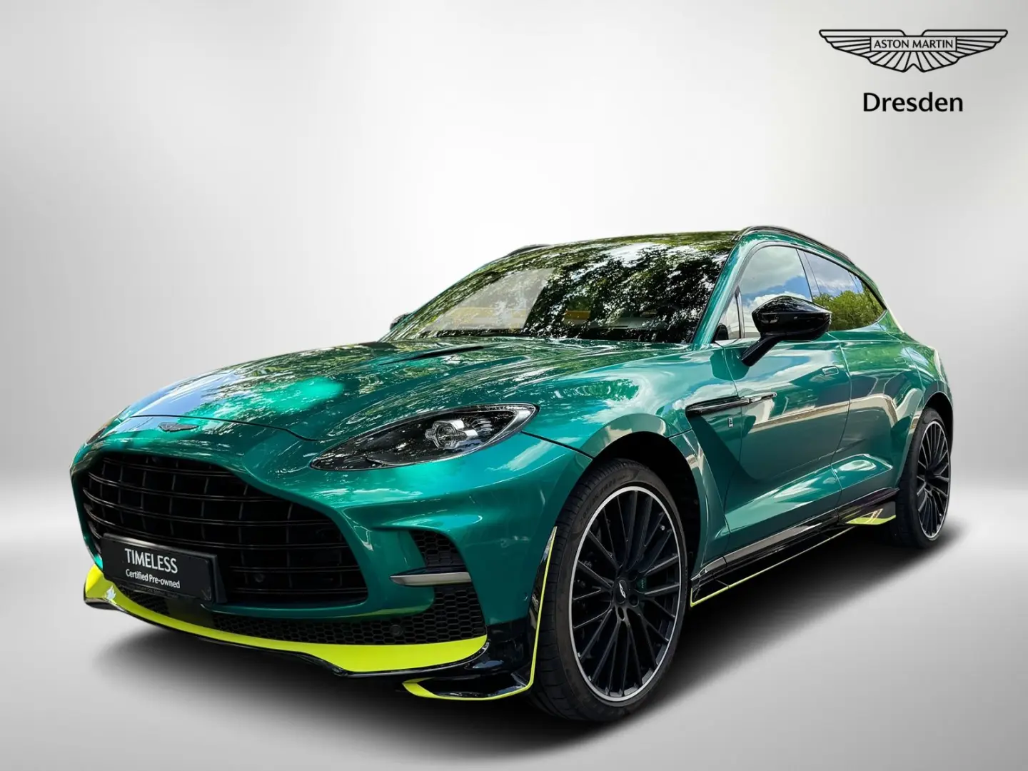 ASTON MARTIN DBX 707
