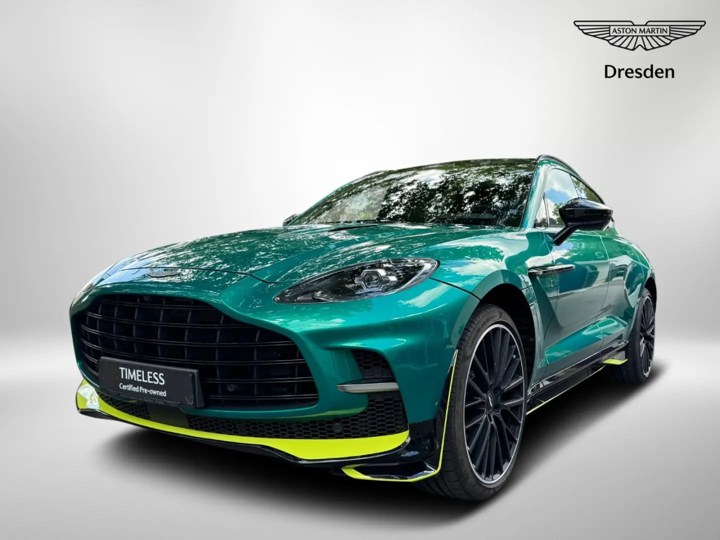 ASTON MARTIN DBX 707