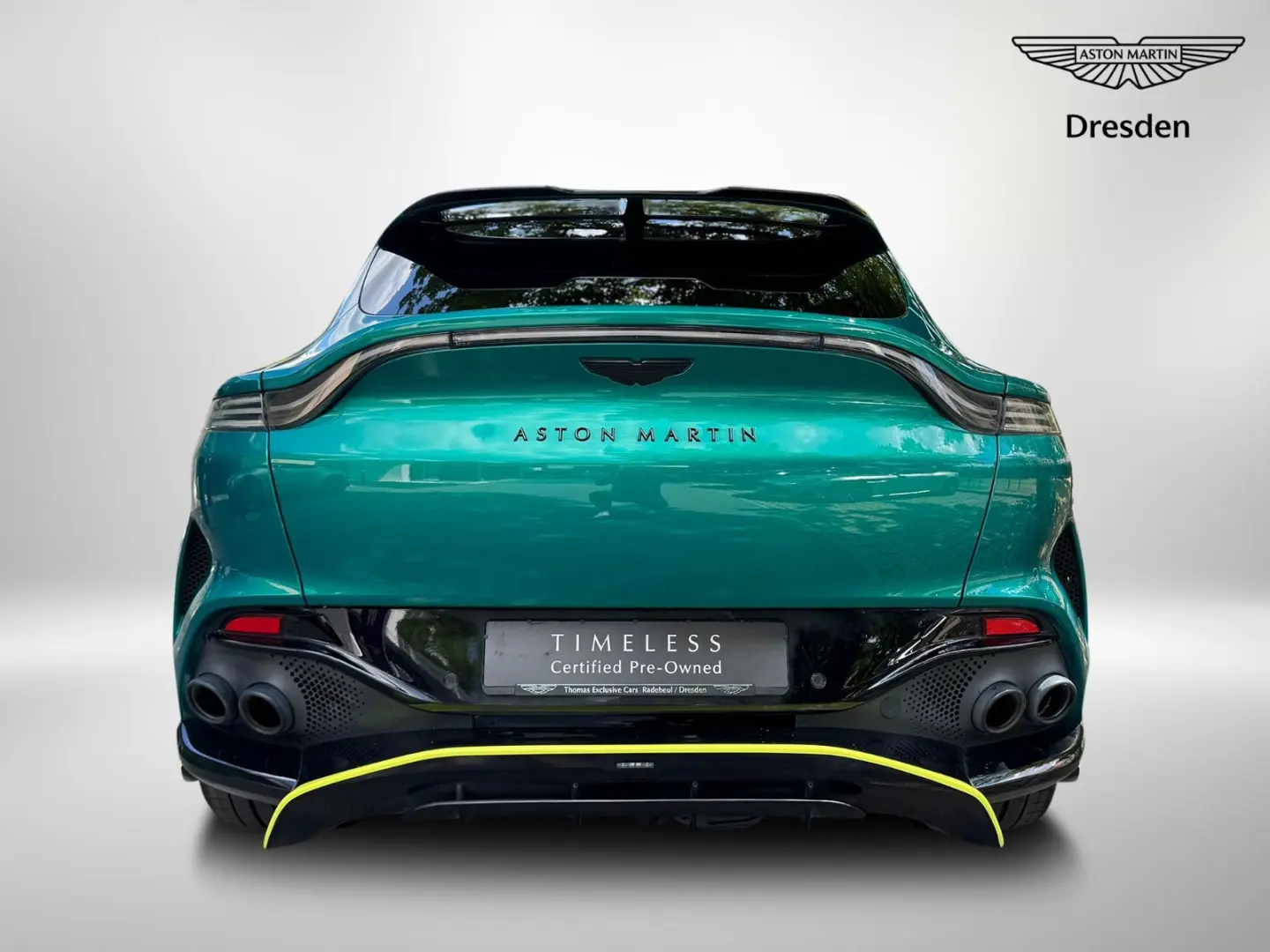 ASTON MARTIN DBX 707