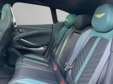 ASTON MARTIN DBX 707