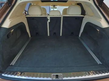 BENTLEY Bentayga Azure
