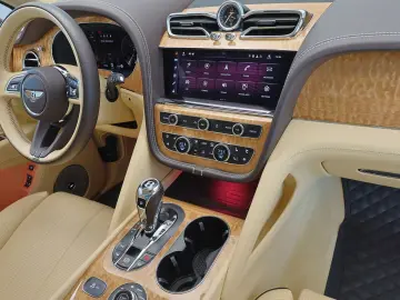 BENTLEY Bentayga Azure