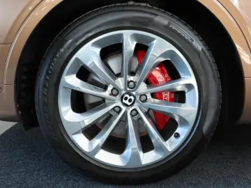 BENTLEY Bentayga Azure