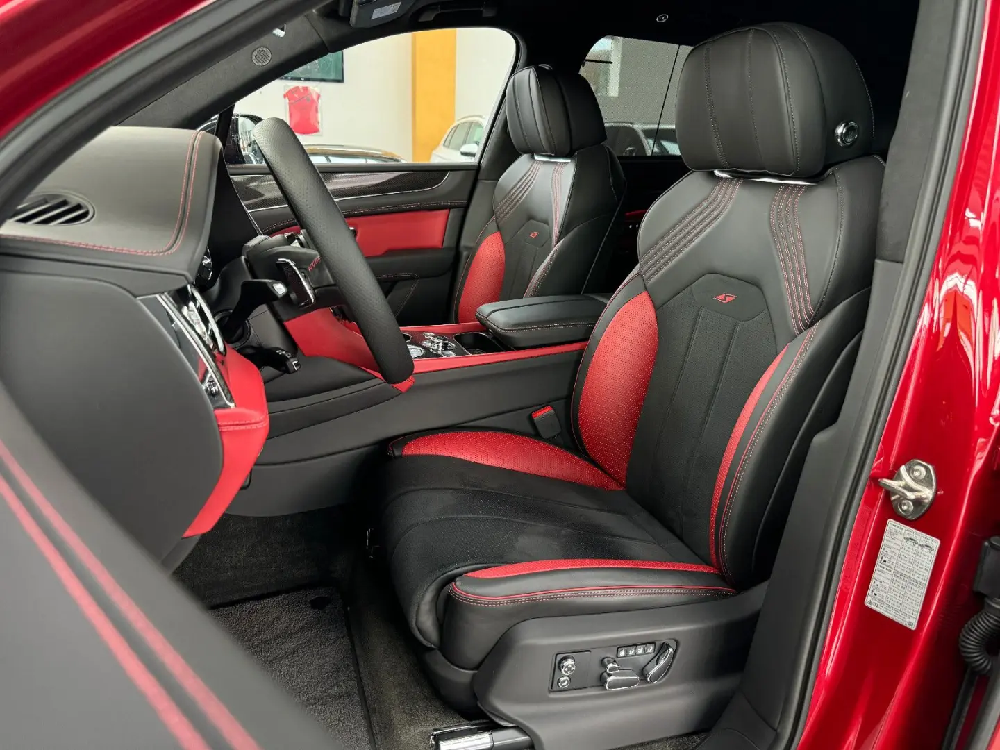 BENTLEY Bentayga V8 S NAIM