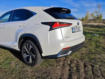 Lexus NX 300