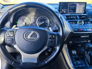 Lexus NX 300