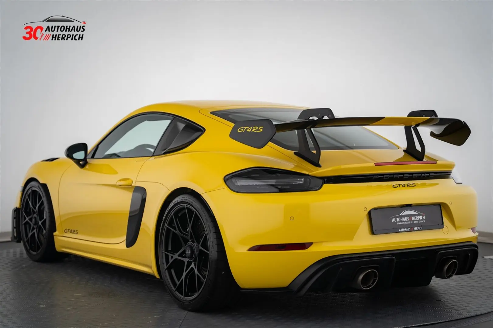 Porsche Cayman GT4RS CS