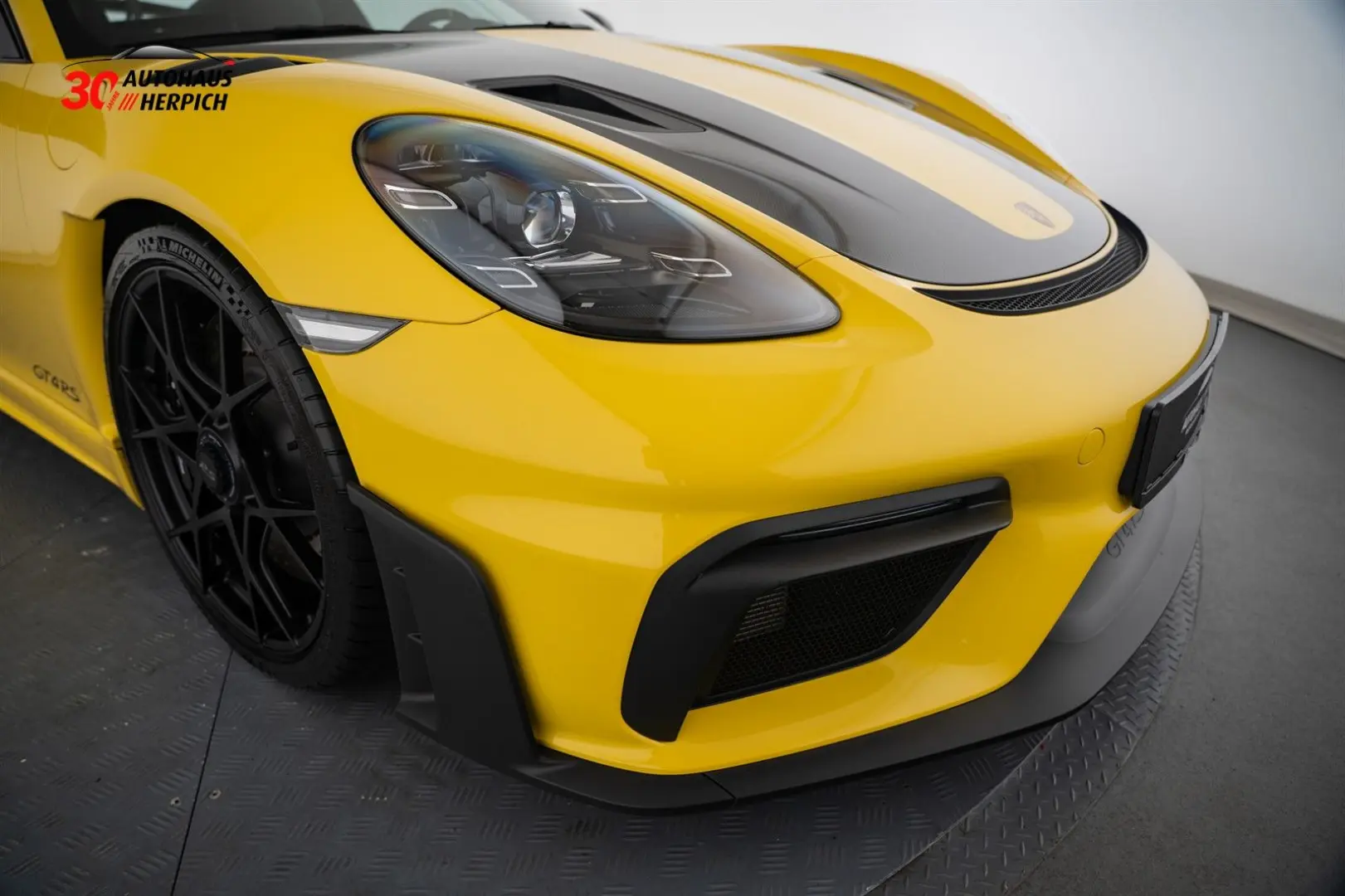 Porsche Cayman GT4RS CS