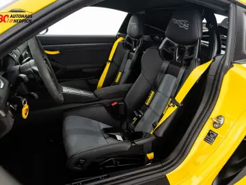 Porsche Cayman GT4RS CS