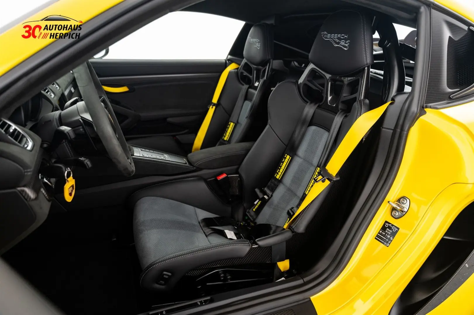 Porsche Cayman GT4RS CS