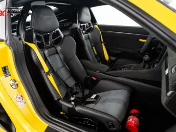 Porsche Cayman GT4RS CS