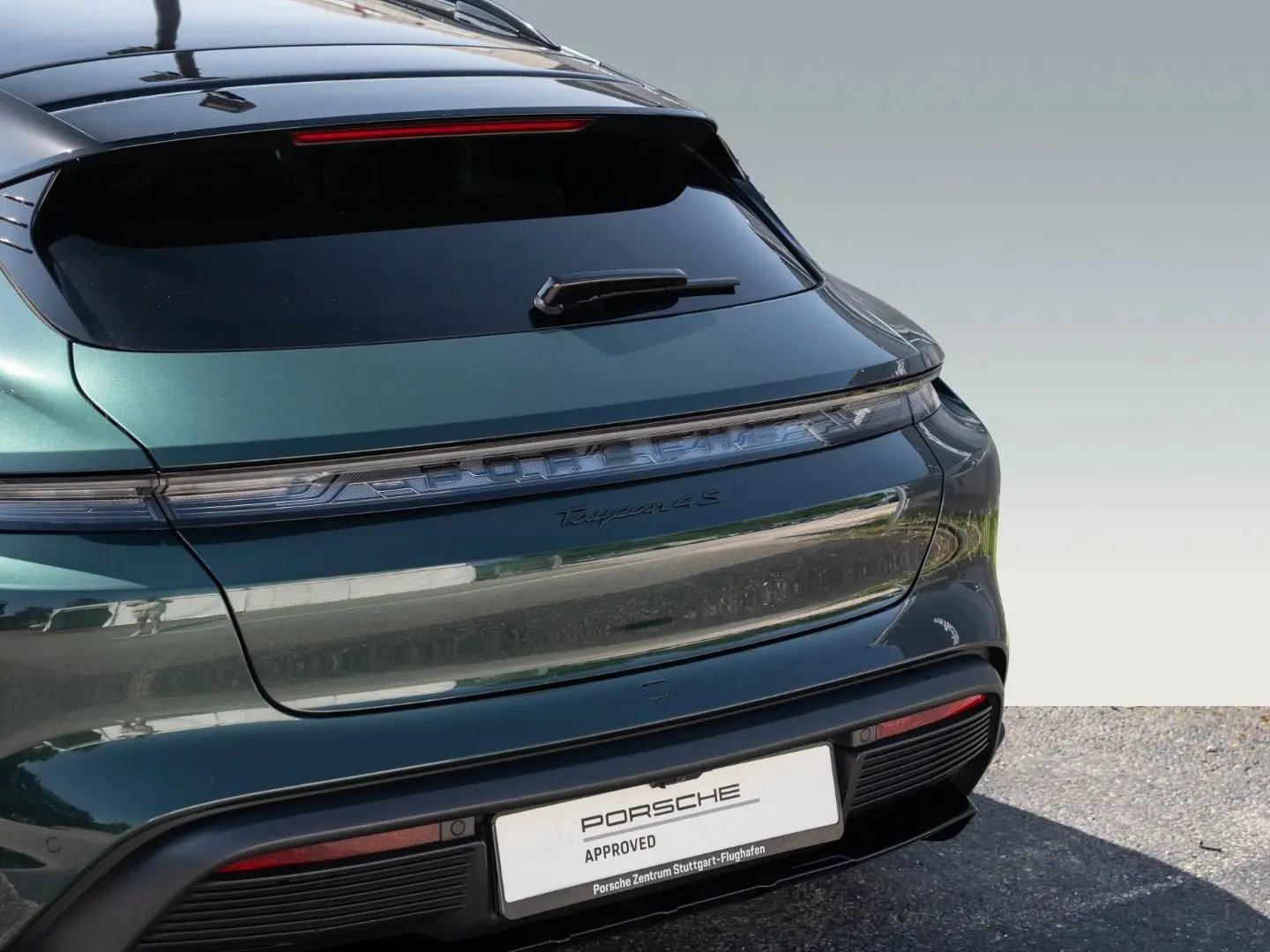 Porsche Taycan 4S Cross