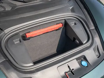 Porsche Taycan 4S Cross