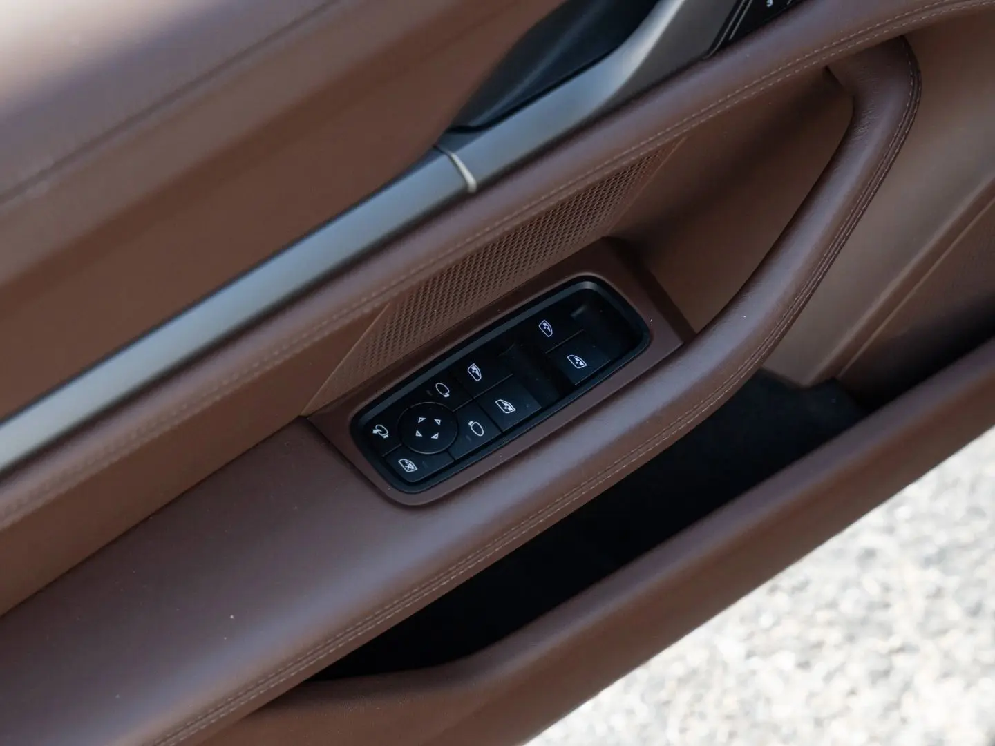 Porsche Taycan 4S Cross