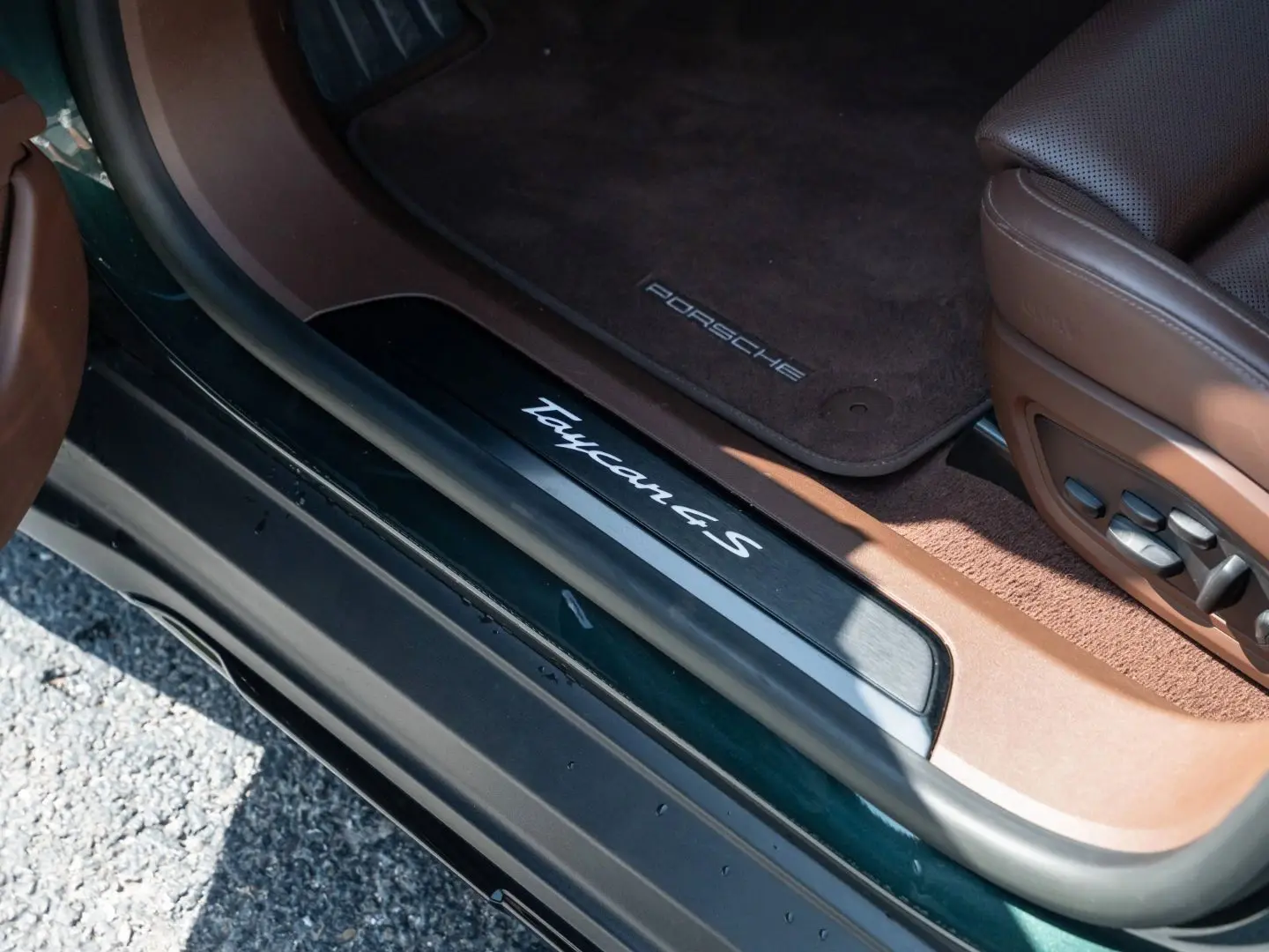 Porsche Taycan 4S Cross