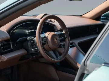 Porsche Taycan 4S Cross