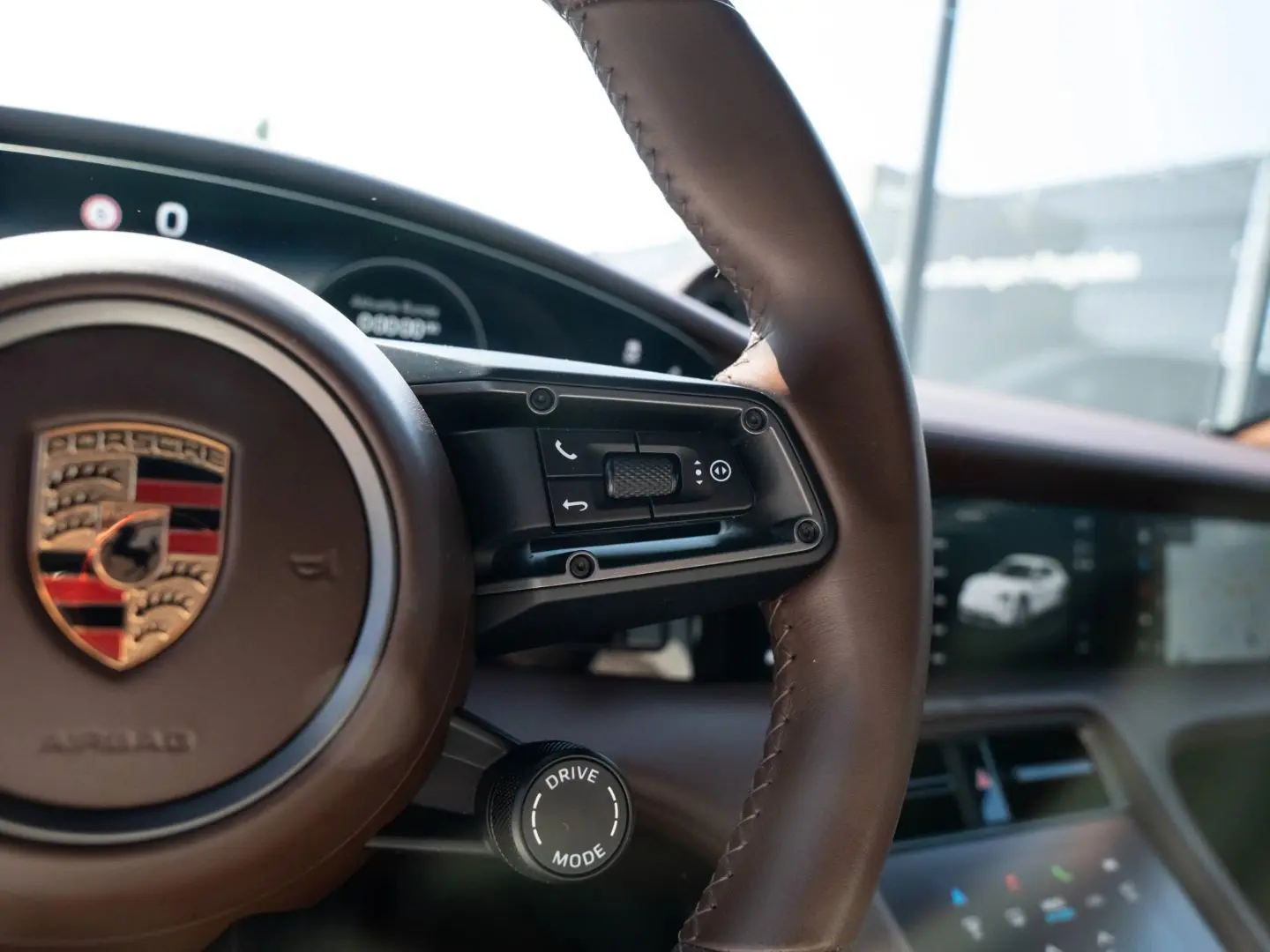 Porsche Taycan 4S Cross