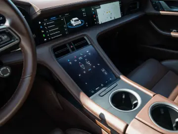 Porsche Taycan 4S Cross