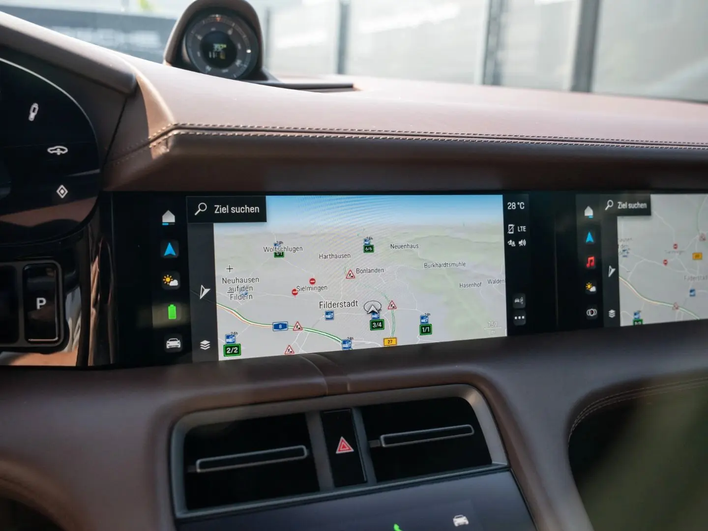 Porsche Taycan 4S Cross