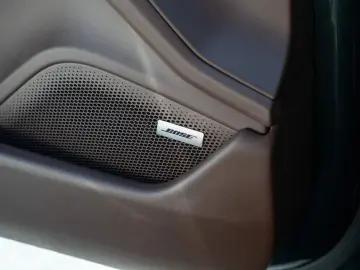 Porsche Taycan 4S Cross