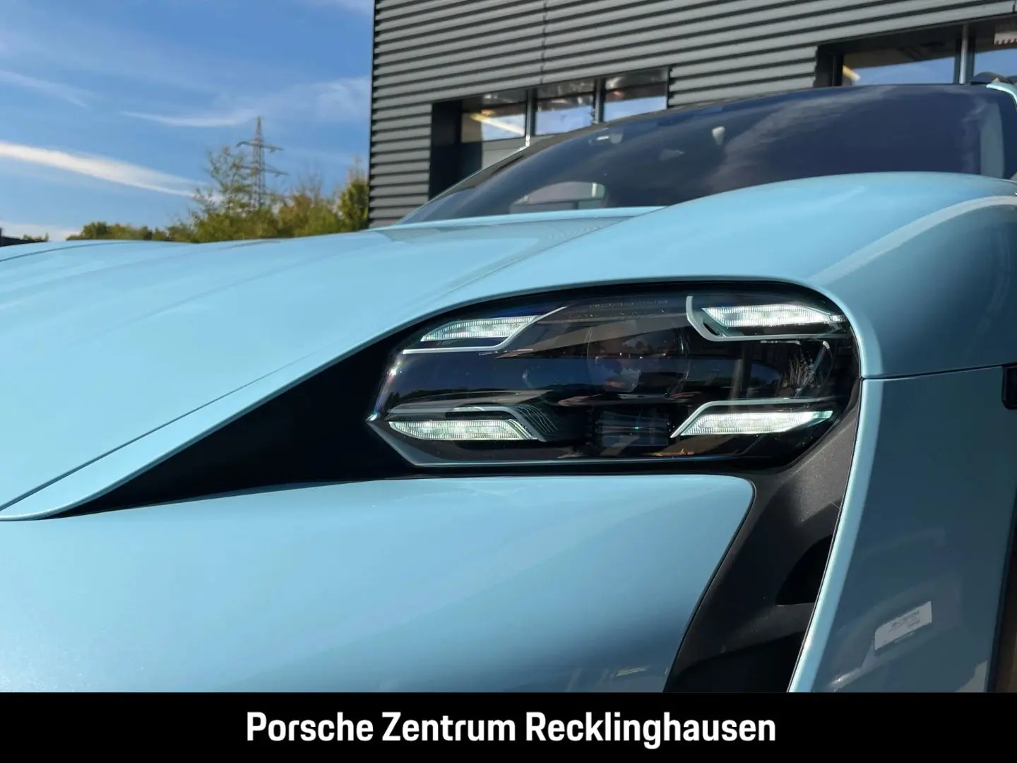 Porsche Taycan Turbo Cross