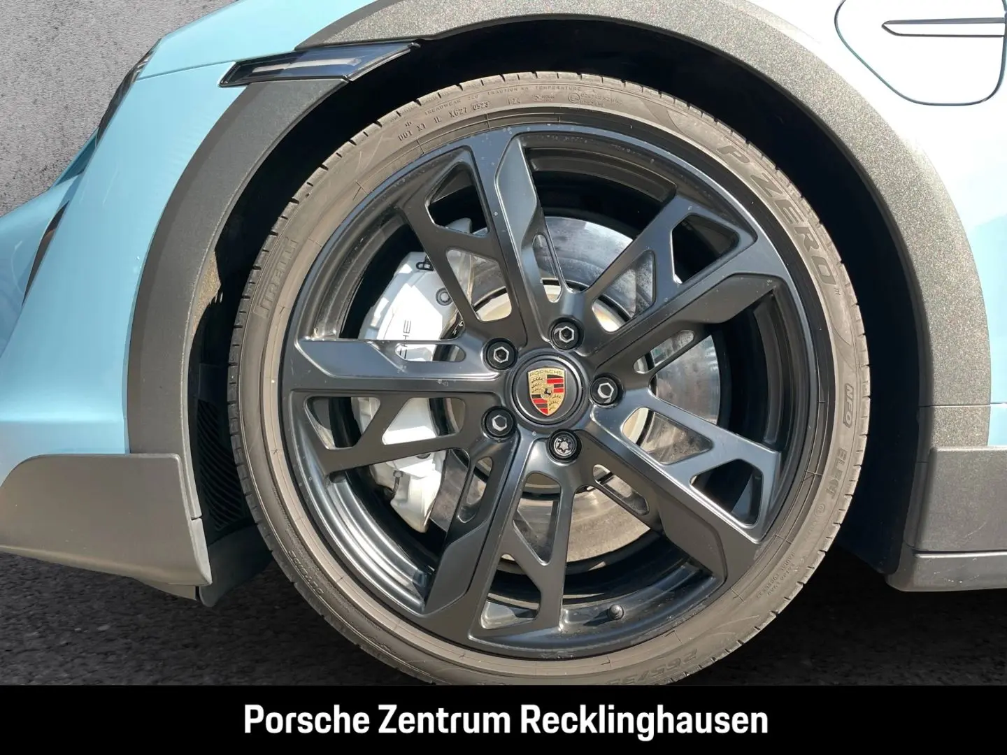 Porsche Taycan Turbo Cross