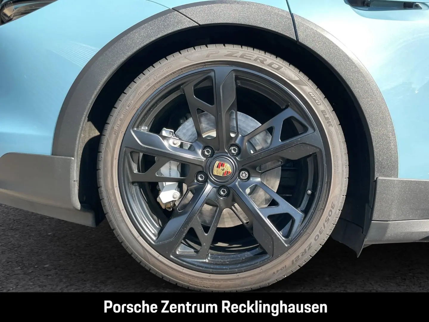 Porsche Taycan Turbo Cross