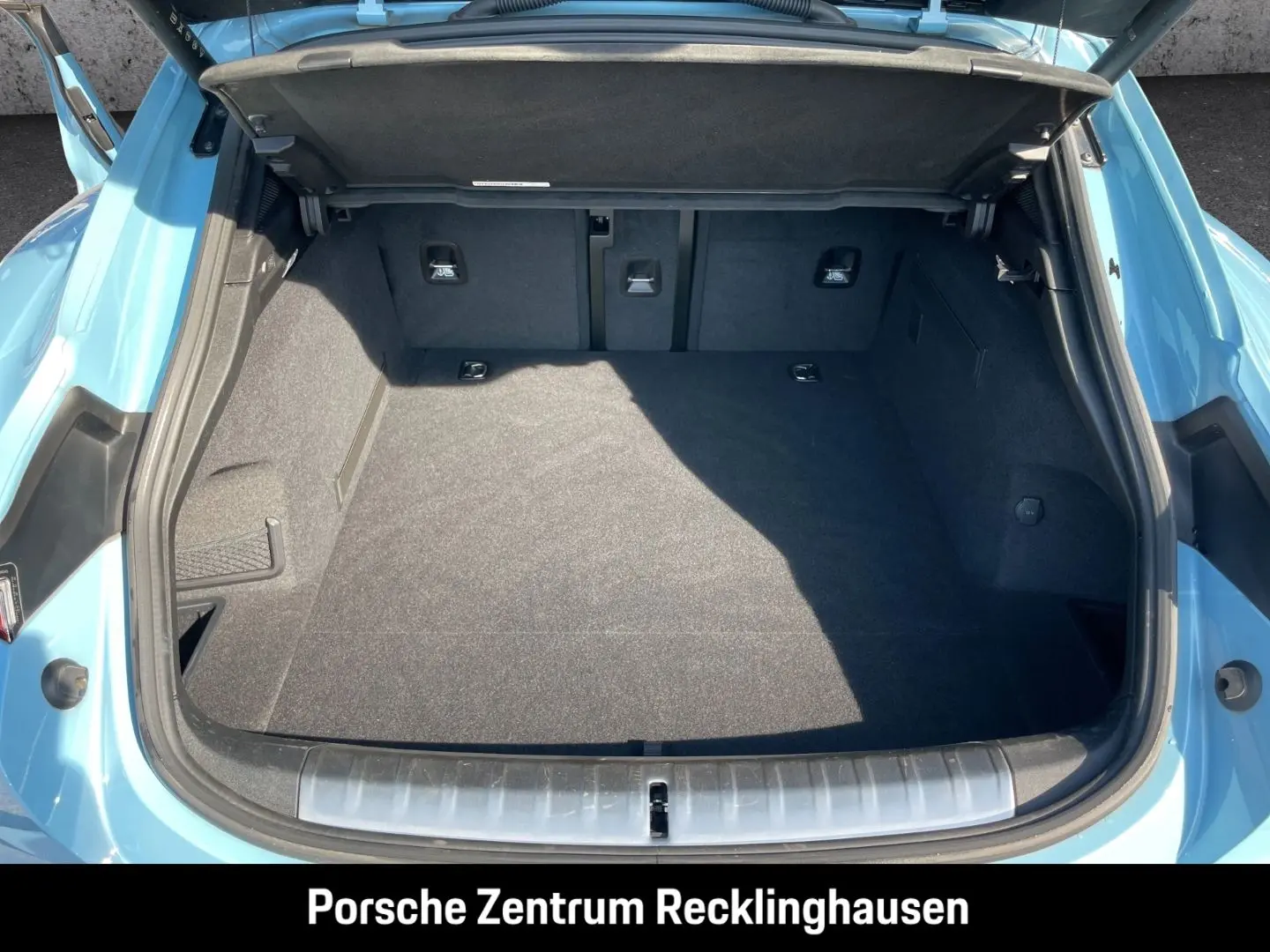 Porsche Taycan Turbo Cross