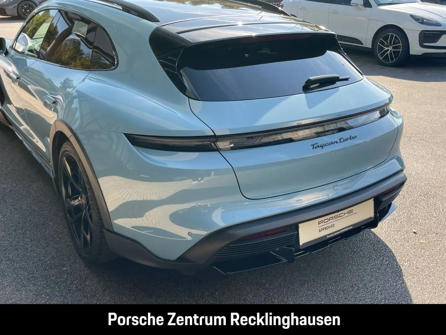 Porsche Taycan Turbo Cross