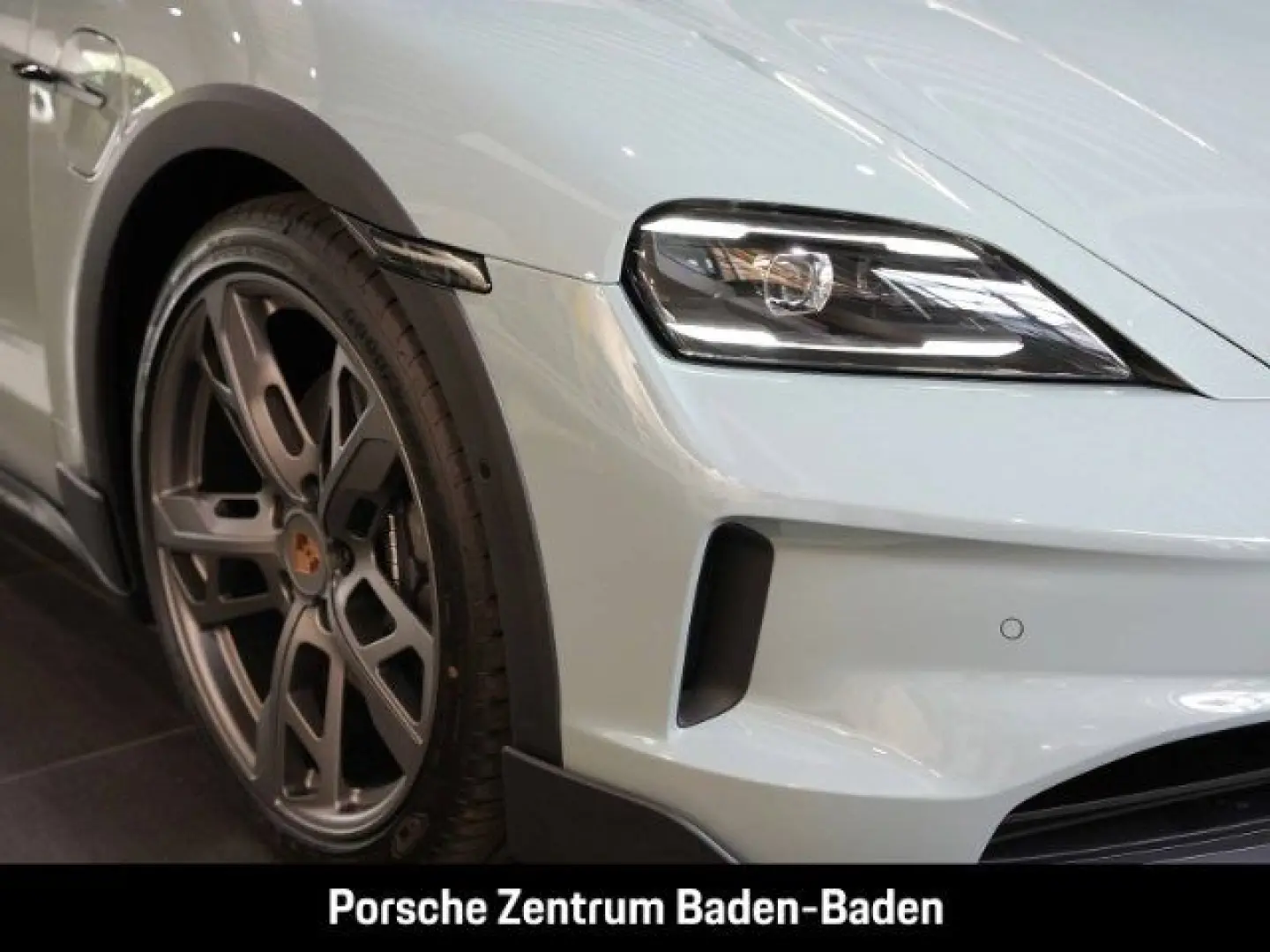 Porsche Taycan 4 Cross