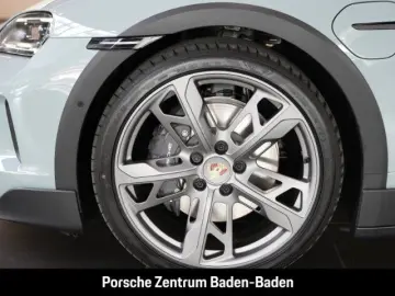 Porsche Taycan 4 Cross