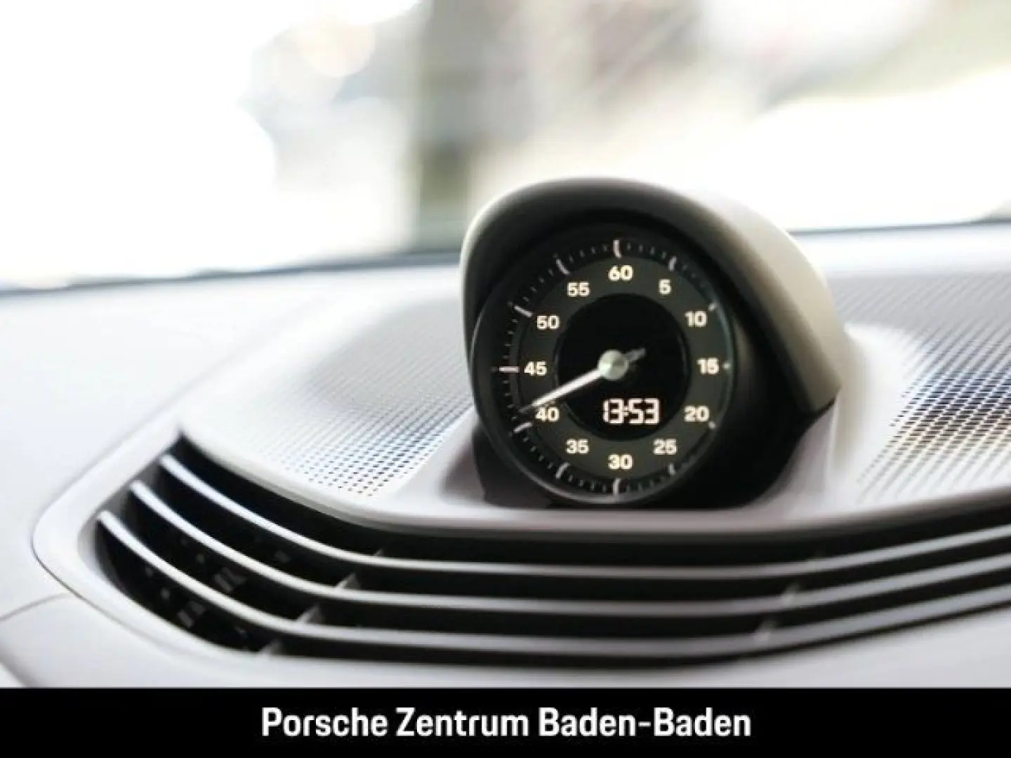 Porsche Taycan 4 Cross
