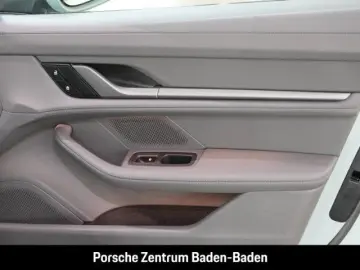 Porsche Taycan 4 Cross