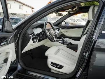 BMW Seria 5 530e Aut. Luxury Line