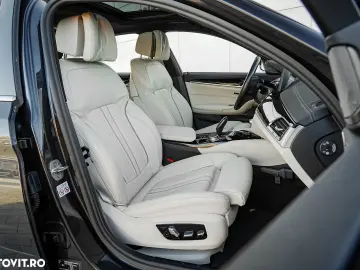 BMW Seria 5 530e Aut. Luxury Line