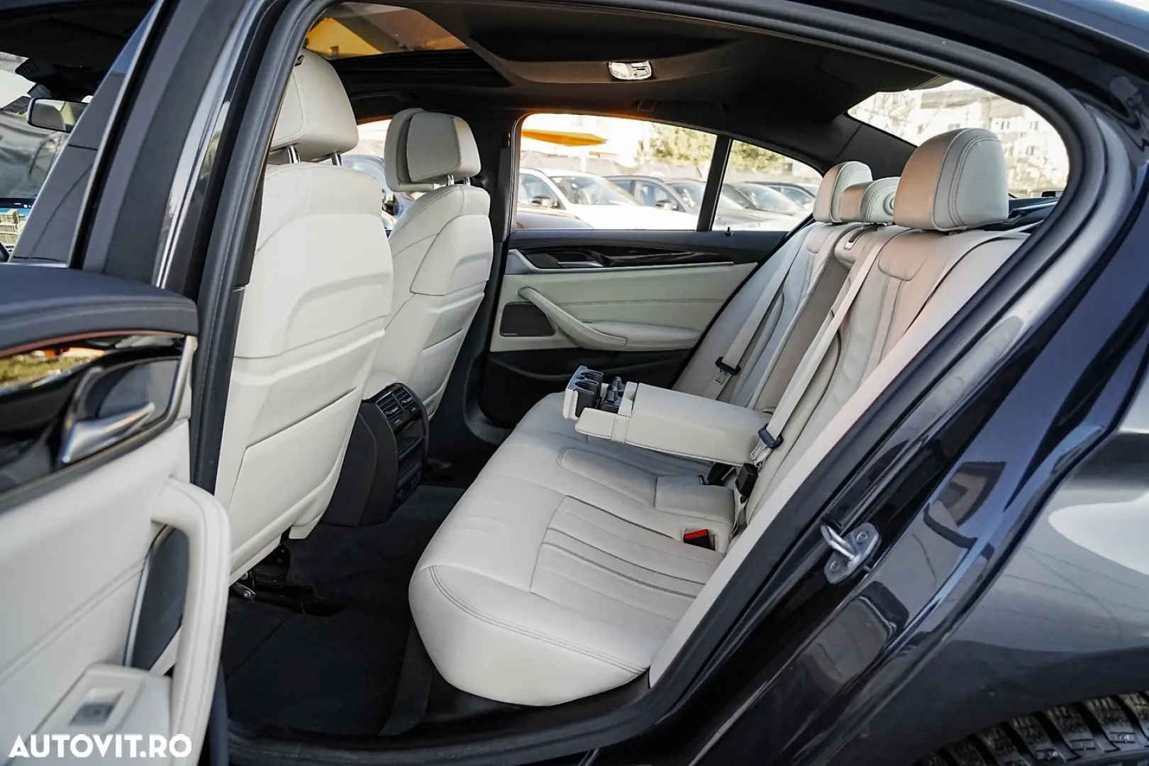 BMW Seria 5 530e Aut. Luxury Line