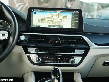 BMW Seria 5 530e Aut. Luxury Line