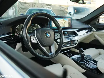 BMW Seria 5 530e Aut. Luxury Line