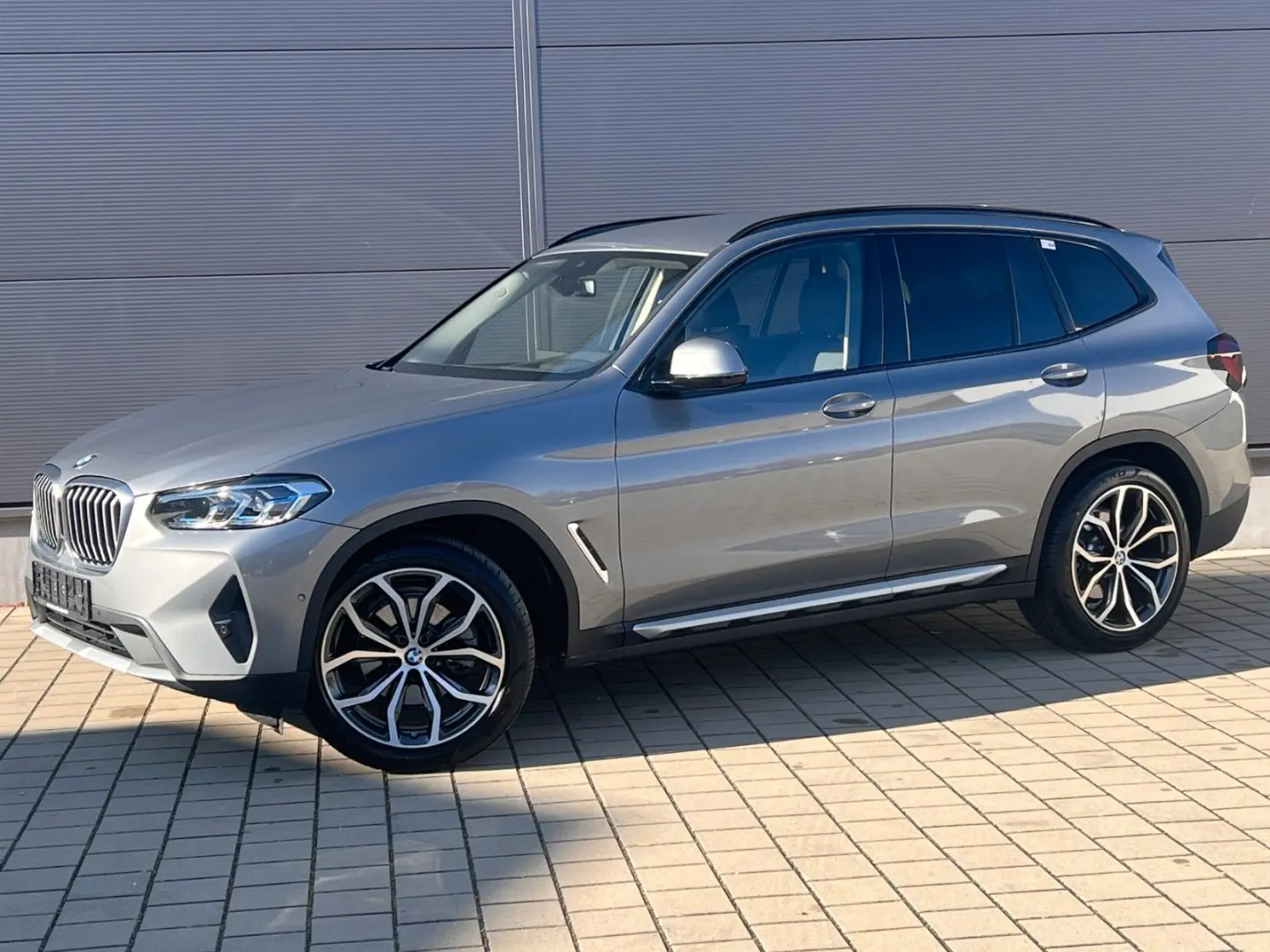 X3 xDrive 20d DriveAsist AHK Laser HUD Keyless