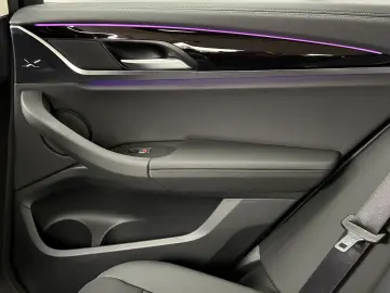 X3 xDrive 20d DriveAsist AHK Laser HUD Keyless