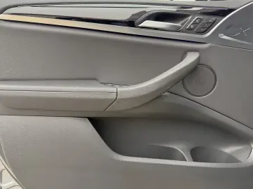 X3 xDrive 20d DriveAsist AHK Laser HUD Keyless