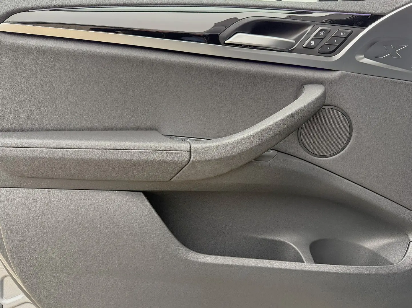 X3 xDrive 20d DriveAsist AHK Laser HUD Keyless